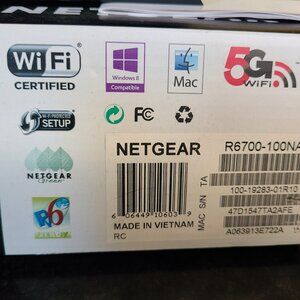 NETGEAR R6700 Nighthawk AC1750 Smart WiFi Router - R6700-100NAS